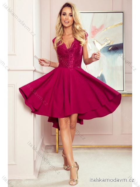 300-4 PATRICIA - šaty s delším hřbetem s krajkovým výstřihem - vínová barva
