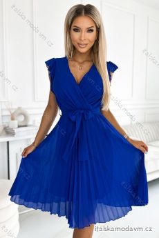374-4 POLINA Plisované šaty s výstřihem a volány - královská modrá