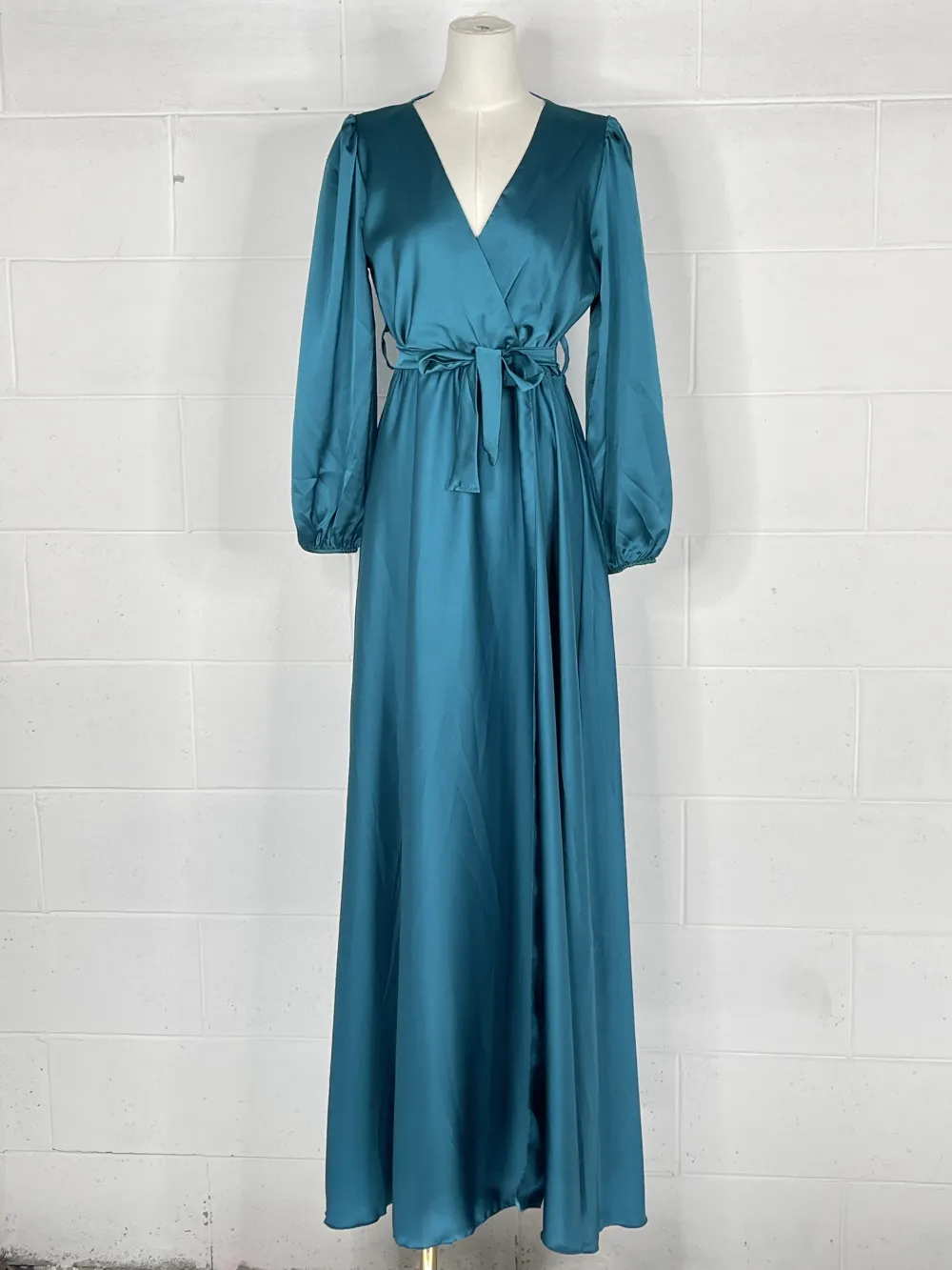 Šaty elegantní saténové dlouhý rukáv dlouhé dámské (S/M ONE SIZE) ITALSKÁ MÓDA IMPBB23O782