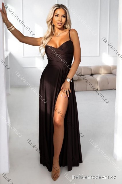 646-1 Dlouhé ramínkové večerní šaty s rozparkem na nohavici - čokoládově hnědé