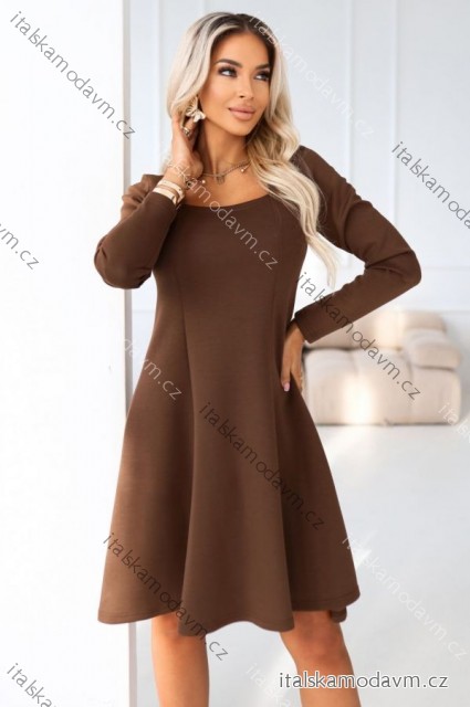 574-2 IVANA pohodlné trapézové šaty s výstrihom a dlhými rukávmi - čokoládové